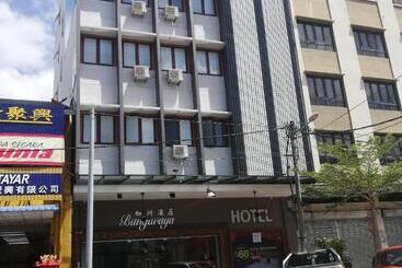 Otel Room V @ Jalan Sultanah Near Bus Stop Batu Pahat