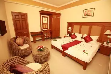Hotel Seasons Thekkady