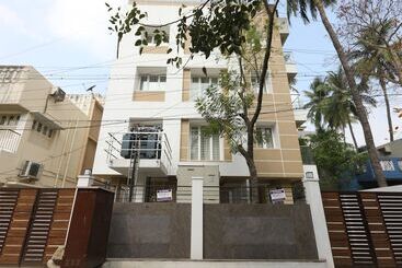 Отель Fab Corporate Inn I