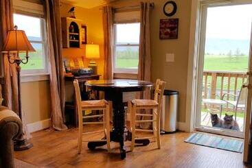 Piney Hill B & B And Cottages