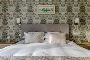 Pensione Carradales Luxury Guest House