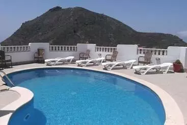 تختخواب و صبحانه Emblema Suites   Adults Only