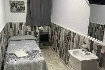 Pensió Hostal Restaurante Avenida De Madrid