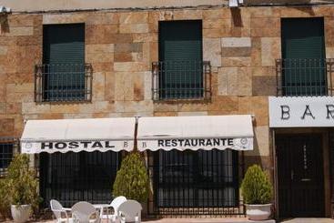 פנסיון Hostal Restaurante Bustos