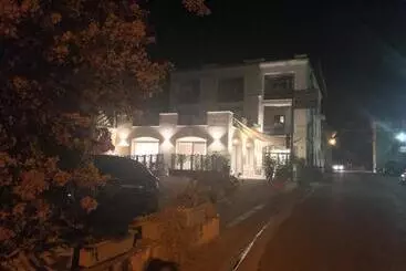 Majatalo Ai 3 Archi