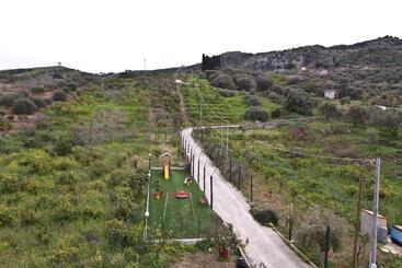 Hotell Agriturismo Rajata