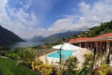 ホテル Agriturismo Le Fontane