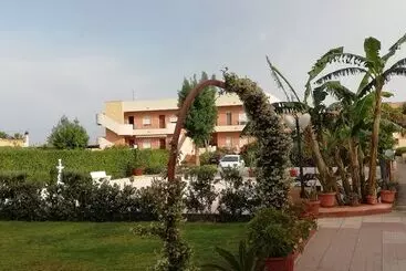 Aparthotel Appartamenti A Pochi Passi Dal Mare