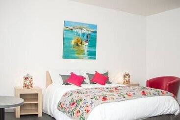 פנסיון Les Pirondeaux