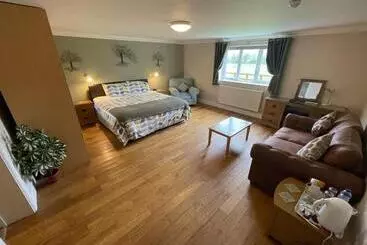 Bed and Breakfast Lovesgrove Country Guest House
