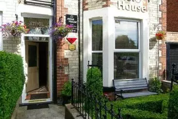 پانسیون Athol House