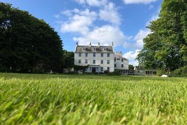 Majatalo Forse Of Nature