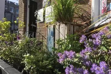 Pensió Kelston Guest House