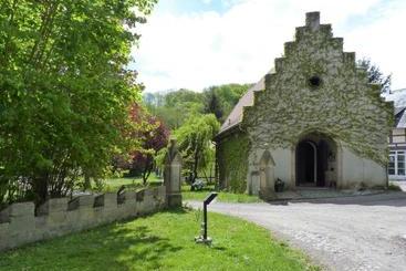 Отель & Restaurant Schloss Weißenburg