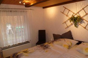 膳宿费 Guest House Schneider