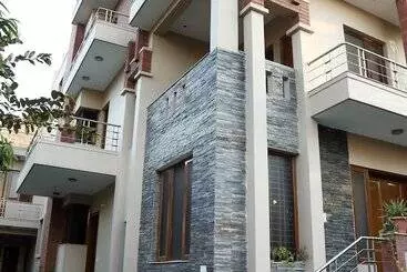 Hotel J P Residency