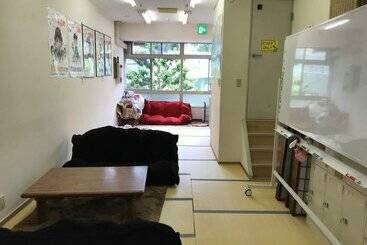 פנסיון Kobe Net Cafe & Rental Space Nayuta   Hostel