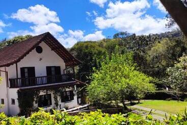 Hostel Pousada Taverna Do Golf