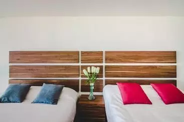 هتل آپارتمان Millenium Plaza & Suites