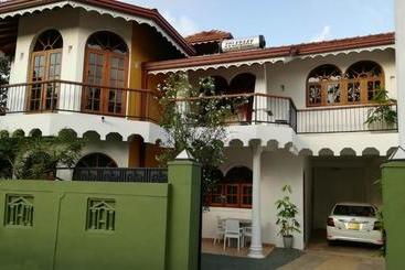 ペンション Lassana Villa