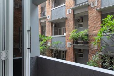 Panzió Oyo 645 Griya Mas Syariah