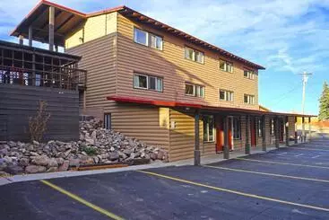 Retkeilymaja Four Seasons Lodge