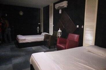 Pensiune Transit Room Klia   Residence Villa