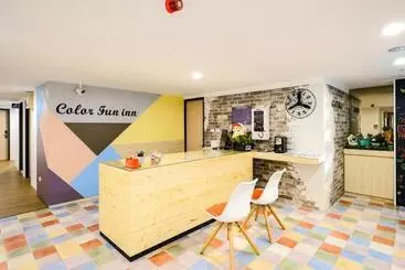 هاستل Colorfun Inn