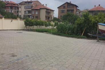 Pensió Guest House Markovi Aheloy