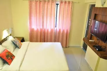Otel Le Pension Daman