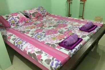 پانسیون Honey Place Guesthouse,special Rate For Long Stay
