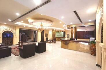 公寓式酒店  Ashbonh Hotel Suites
