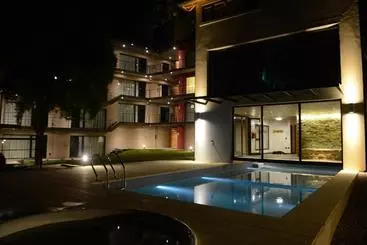 هتل آپارتمان El Oasis Apart