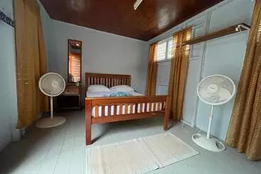 Pensió Sea N Sun Guest House
