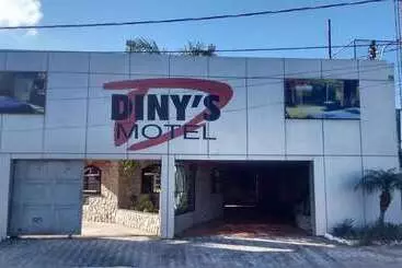 Dinys Motel