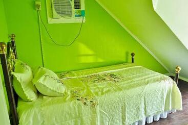 פנסיון Madie S Place