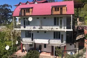 پانسیون Sanni Guest House