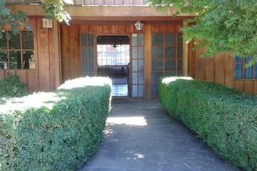 Pension Hostal Kutralwe