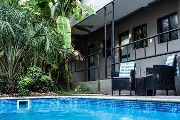 هتل آپارتمان Hillside Executive Accommodation