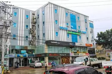 Reddoorz Plus New Era Budget Hotel Mandaue Former Reddoorz Plus Near Uv Mandaue Cebu