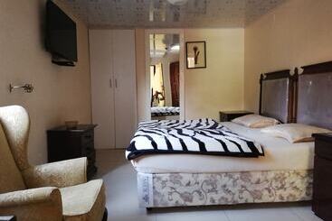 هتل Premier Guest Lodge