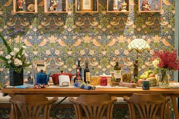 تختخواب و صبحانه R&j Guesthouse