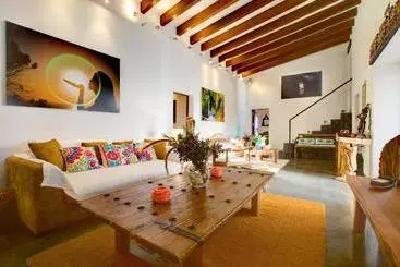 Mökkimajoitus Can Skye