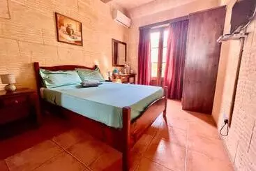 Grotto's Paradise B&b