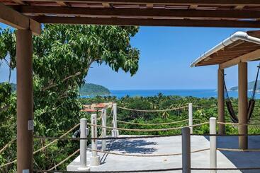 Casa Arcoiris Zihuatanejo B&b