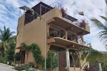 Casa Arcoiris Zihuatanejo B&b