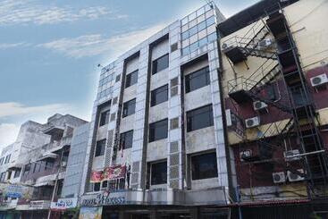 هتل Capital O 166 Princess