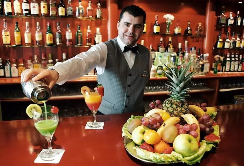 酒店 AR Roca Esmeralda & Spa