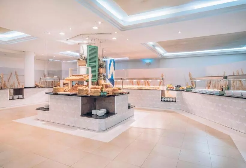 Отель Iberostar Waves Club Cala Barca