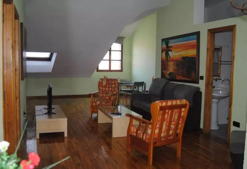 فندق La Casona De Jovellanos